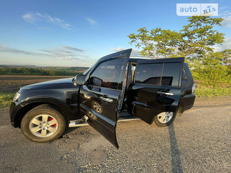 Внедорожник / Кроссовер Mitsubishi Pajero Wagon 2008 в Сторожинце