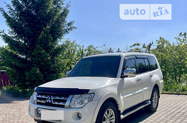 Внедорожник / Кроссовер Mitsubishi Pajero Wagon 2012 в Киеве