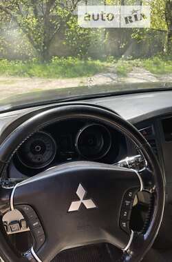 Внедорожник / Кроссовер Mitsubishi Pajero Wagon 2007 в 