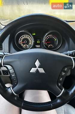 Позашляховик / Кросовер Mitsubishi Pajero Wagon 2007 в 