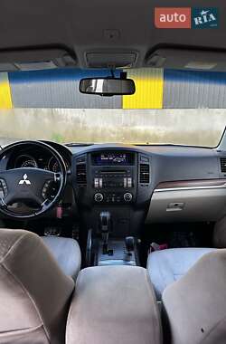 Позашляховик / Кросовер Mitsubishi Pajero Wagon 2007 в 
