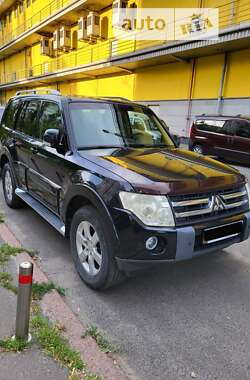 Позашляховик / Кросовер Mitsubishi Pajero Wagon 2007 в Києві