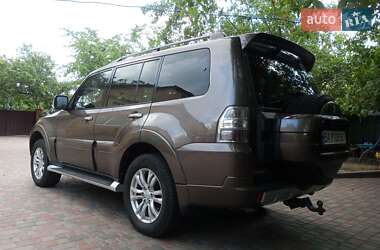 Внедорожник / Кроссовер Mitsubishi Pajero Wagon 2013 в Александрие