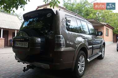 Внедорожник / Кроссовер Mitsubishi Pajero Wagon 2013 в Александрие