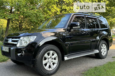 Внедорожник / Кроссовер Mitsubishi Pajero Wagon 2011 в Хмельницком