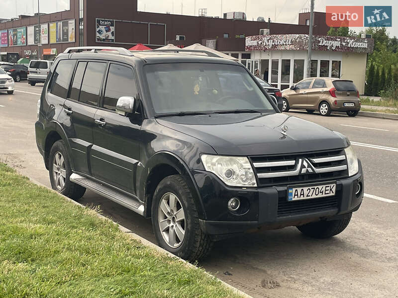 Внедорожник / Кроссовер Mitsubishi Pajero Wagon 2008 в 