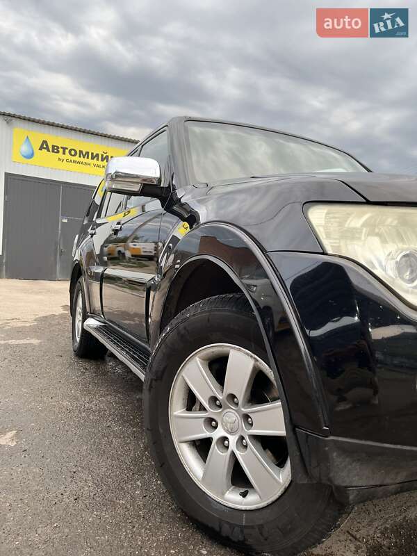 Внедорожник / Кроссовер Mitsubishi Pajero Wagon 2008 в Валках