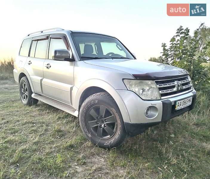 Позашляховик / Кросовер Mitsubishi Pajero Wagon 2008 в Києві