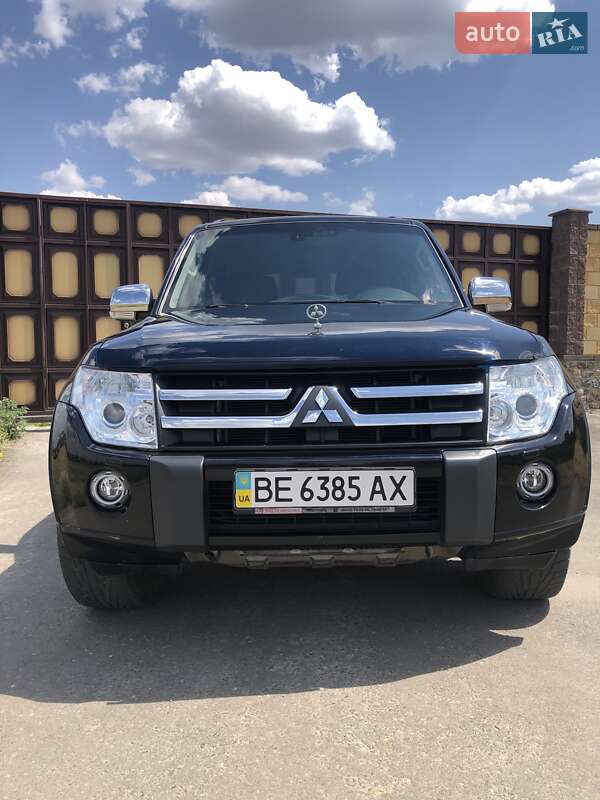 Позашляховик / Кросовер Mitsubishi Pajero Wagon 2010 в Новому Бузі