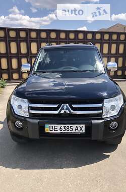 Внедорожник / Кроссовер Mitsubishi Pajero Wagon 2010 в Новом Буге