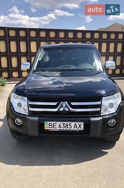 Внедорожник / Кроссовер Mitsubishi Pajero Wagon 2010 в 