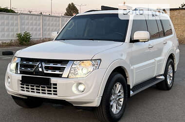 Внедорожник / Кроссовер Mitsubishi Pajero Wagon 2013 в Киеве