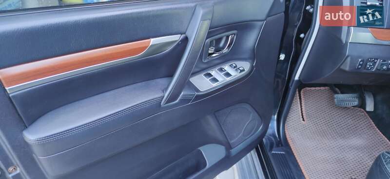 Внедорожник / Кроссовер Mitsubishi Pajero Wagon 2008 в Черновцах