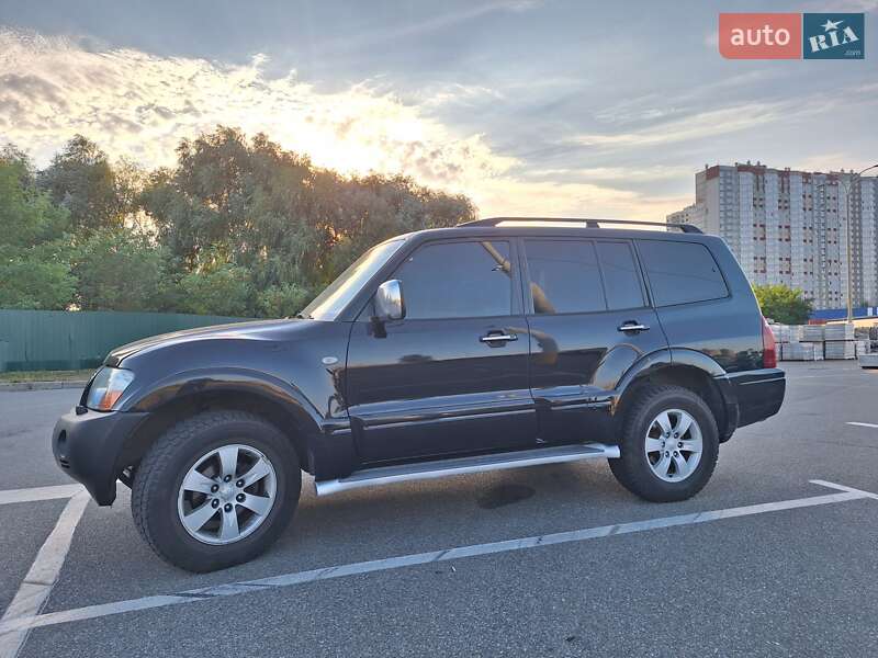 Позашляховик / Кросовер Mitsubishi Pajero Wagon 2004 в Києві