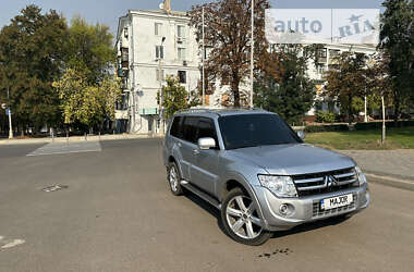 Позашляховик / Кросовер Mitsubishi Pajero Wagon 2007 в Києві