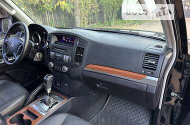 Внедорожник / Кроссовер Mitsubishi Pajero Wagon 2008 в Киеве