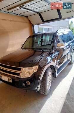 Внедорожник / Кроссовер Mitsubishi Pajero Wagon 2014 в Тернополе