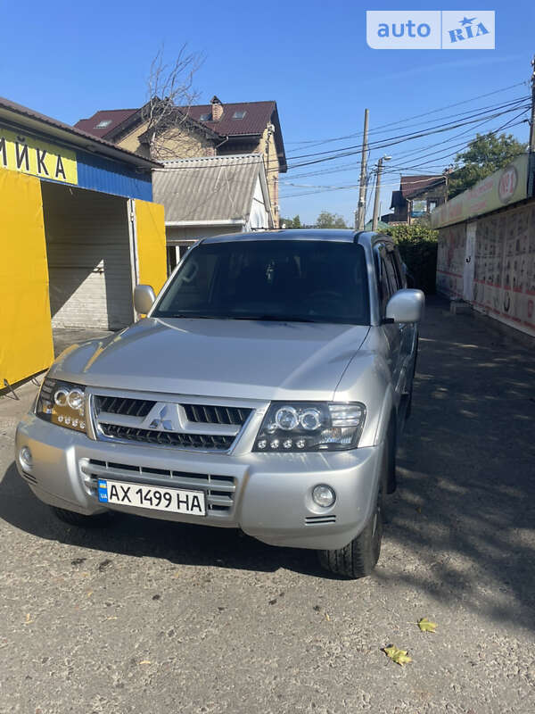 Позашляховик / Кросовер Mitsubishi Pajero Wagon 2006 в Києві