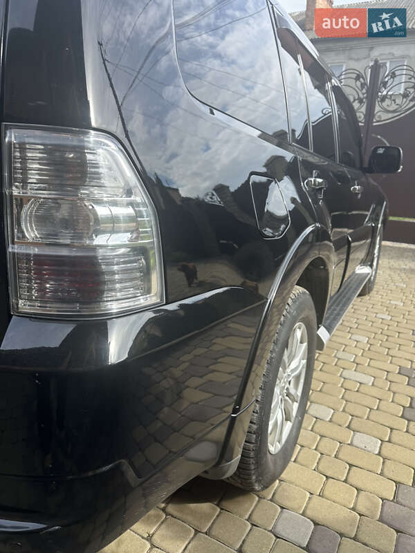 Внедорожник / Кроссовер Mitsubishi Pajero Wagon 2015 в Хмельницком