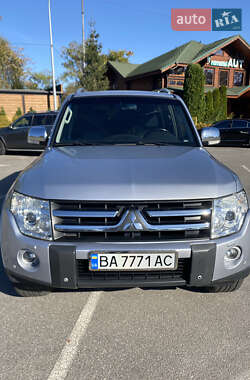 Внедорожник / Кроссовер Mitsubishi Pajero Wagon 2008 в 