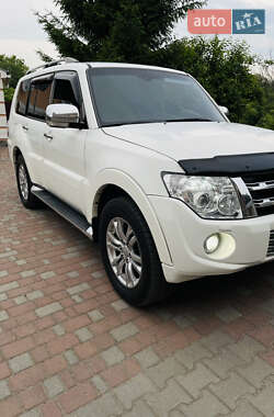 Внедорожник / Кроссовер Mitsubishi Pajero Wagon 2012 в Киеве