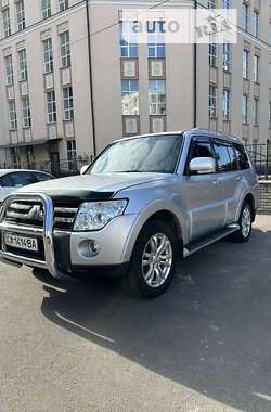 Позашляховик / Кросовер Mitsubishi Pajero Wagon 2008 в Києві