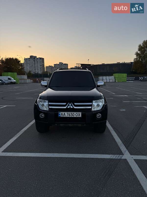 Внедорожник / Кроссовер Mitsubishi Pajero Wagon 2008 в Киеве