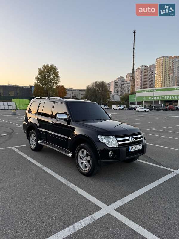 Внедорожник / Кроссовер Mitsubishi Pajero Wagon 2008 в Киеве
