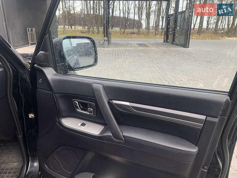 Внедорожник / Кроссовер Mitsubishi Pajero Wagon 2011 в Львове