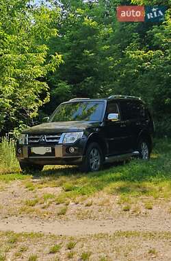 Позашляховик / Кросовер Mitsubishi Pajero Wagon 2008 в Києві