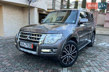 Mitsubishi Pajero Wagon 2013