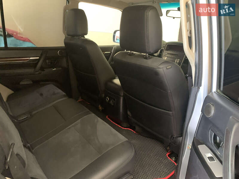 Внедорожник / Кроссовер Mitsubishi Pajero Wagon 2013 в Виннице