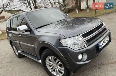 Внедорожник / Кроссовер Mitsubishi Pajero Wagon 2013 в Благовещенском