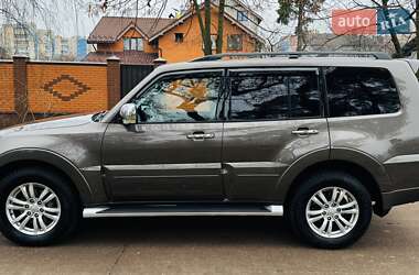 Позашляховик / Кросовер Mitsubishi Pajero Wagon 2011 в Києві