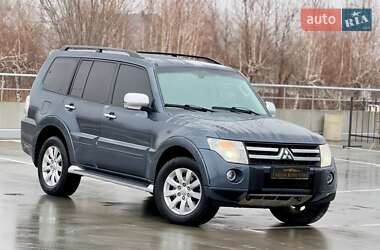 Позашляховик / Кросовер Mitsubishi Pajero Wagon 2010 в Києві