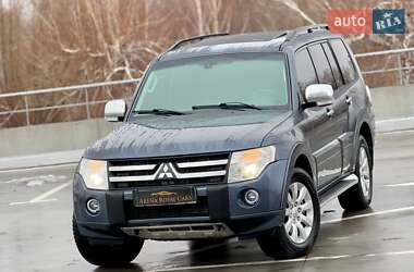 Позашляховик / Кросовер Mitsubishi Pajero Wagon 2010 в Києві