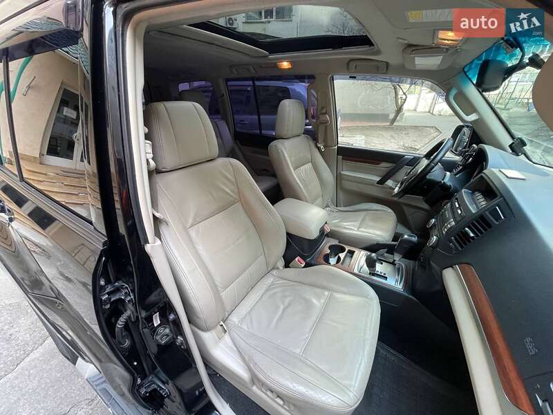 Позашляховик / Кросовер Mitsubishi Pajero Wagon 2008 в Києві фото 18 Позашляховик / Кросовер Mitsubishi Pajero Wagon 2008 в Києві