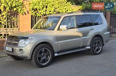 Внедорожник / Кроссовер Mitsubishi Pajero Wagon 2013 в Киеве