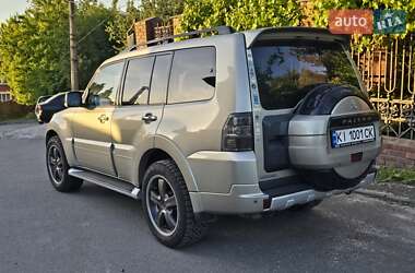 Внедорожник / Кроссовер Mitsubishi Pajero Wagon 2013 в Киеве