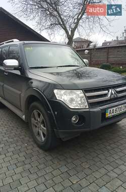 Позашляховик / Кросовер Mitsubishi Pajero Wagon 2007 в Києві