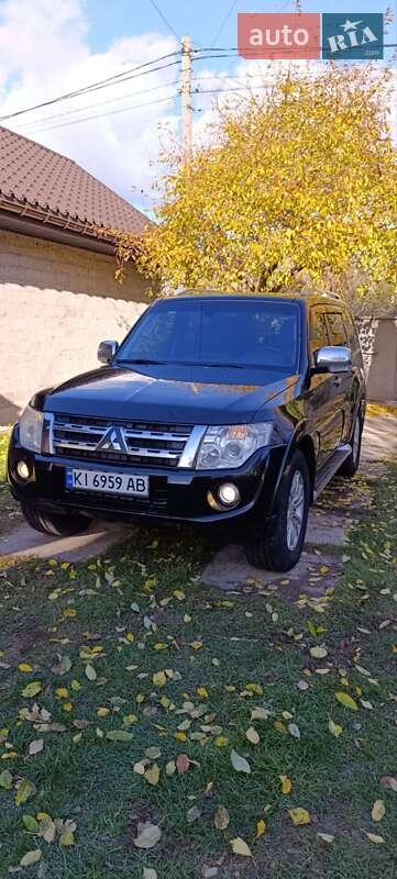 Позашляховик / Кросовер Mitsubishi Pajero Wagon 2011 в Остер