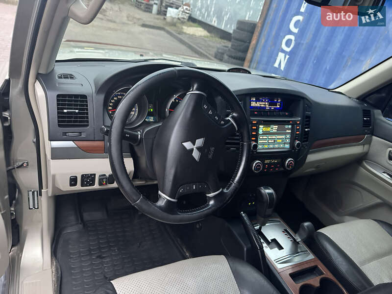 Внедорожник / Кроссовер Mitsubishi Pajero Wagon 2007 в Киеве