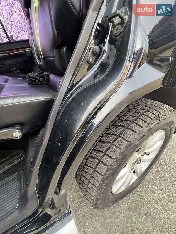 Внедорожник / Кроссовер Mitsubishi Pajero Wagon 2011 в Киеве