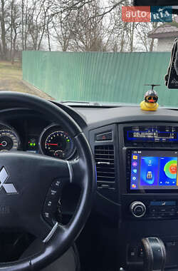 Внедорожник / Кроссовер Mitsubishi Pajero Wagon 2007 в 