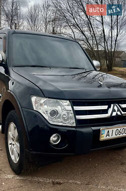 Позашляховик / Кросовер Mitsubishi Pajero Wagon 2007 в Мені