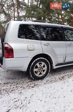 Внедорожник / Кроссовер Mitsubishi Pajero Wagon 2005 в 