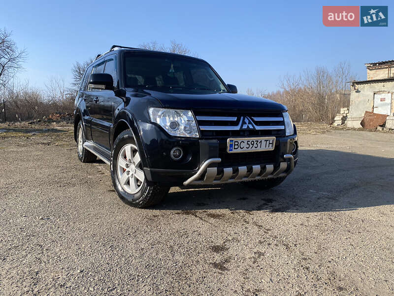 Внедорожник / Кроссовер Mitsubishi Pajero Wagon 2007 в Новояворовске