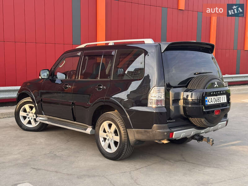 Внедорожник / Кроссовер Mitsubishi Pajero Wagon 2008 в Киеве