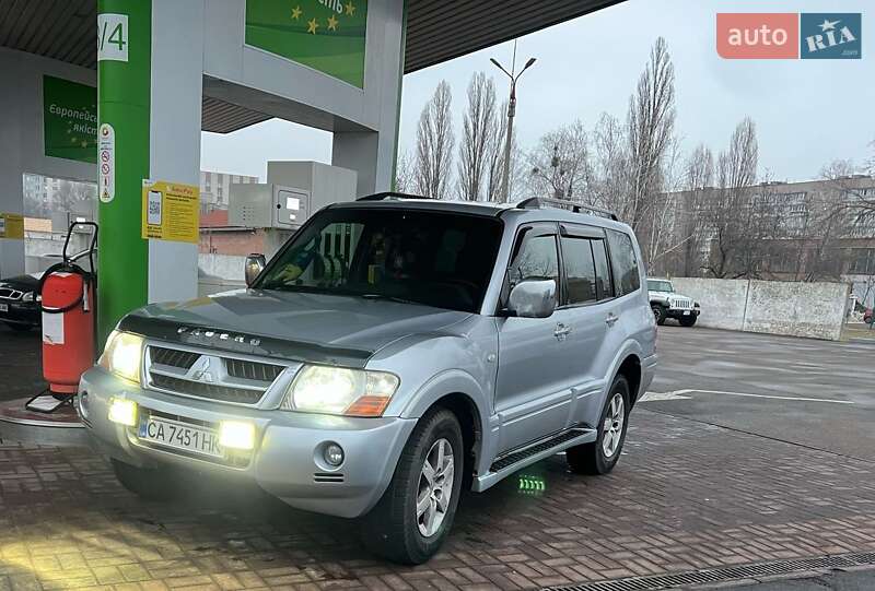 Mitsubishi Pajero Wagon 2006