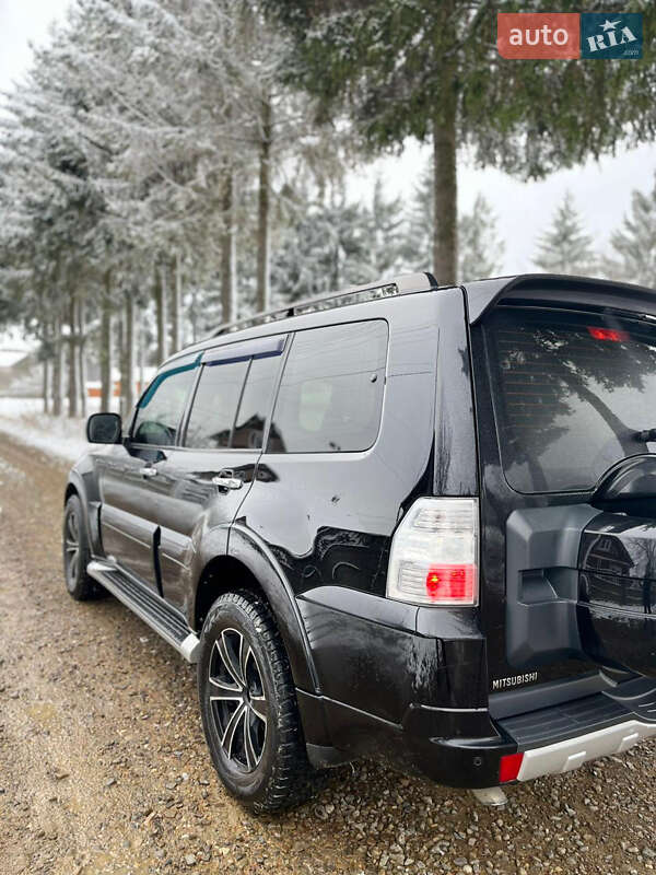 Позашляховик / Кросовер Mitsubishi Pajero Wagon 2013 в Чернівцях